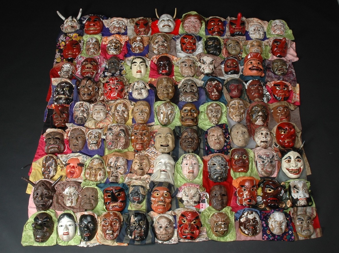 和歌祭面掛行列の中世仮面 －面打「方廣」の仮面群－